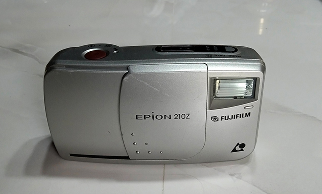 กล้อง FUJI EPION 210Z สวยๆหายากแล้ว ขายแค่นี้พอ ถูกๆ ขาดทุนช่างมัน แบ่งปันกันไป
