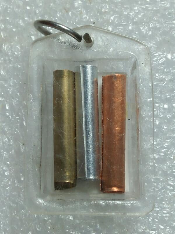 ล็อกเก๊ตหลวงปู่อินทร์ หลังตะกรุด 3 ดอก  วัดไทรงามเหนือ กำแพงเพชร