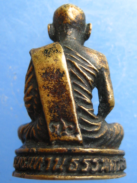 รูปหล่อ หลวงพ่อดำ วัดโคกหม้อ นครสวรรค์