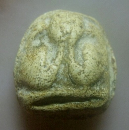 **วัดใจ**พระปิดตาหลังแบบ เนื้อผงพุทธคุณ เก่าๆ ไม่ทราบที่**เนื้อจัด สวยๆ เชิญชมครับ