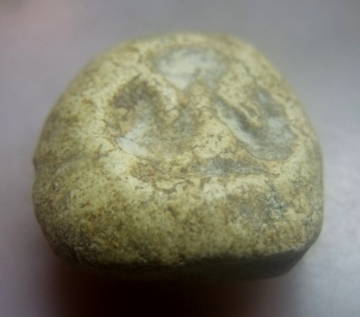 **วัดใจ**พระปิดตาหลังแบบ เนื้อผงพุทธคุณ เก่าๆ ไม่ทราบที่**เนื้อจัด สวยๆ เชิญชมครับ