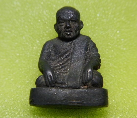 รูปหล่อหลวงพ่อเปรื่อง วัดบางคลาน จ.พิจิตร