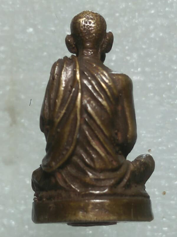 รูปหล่ออุดกริ่ง หลวงพ่อเคลือบ วัดหนองกระดี่ อุทัยธานี 