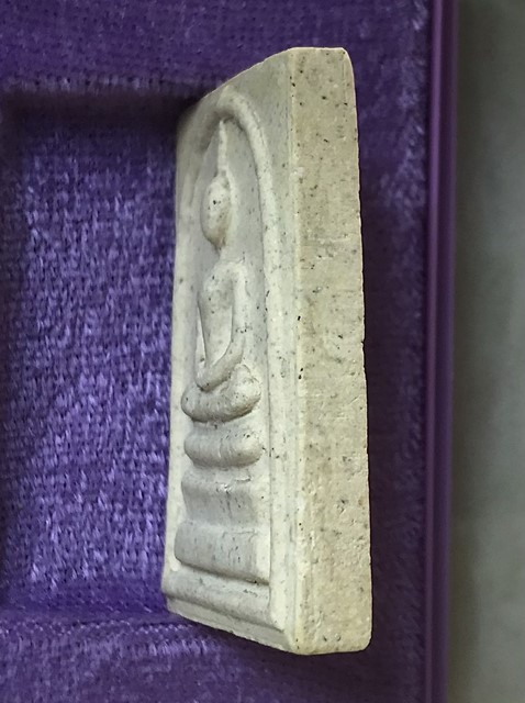 สมเด็จพิมพ์ใหญ่ เกศทะลุซุ้ม วัดระฆังโฆสิตาราม รุ่นเสาร์ห้า27มีนาคม2536 สวยพร้อมกล่องเดิม