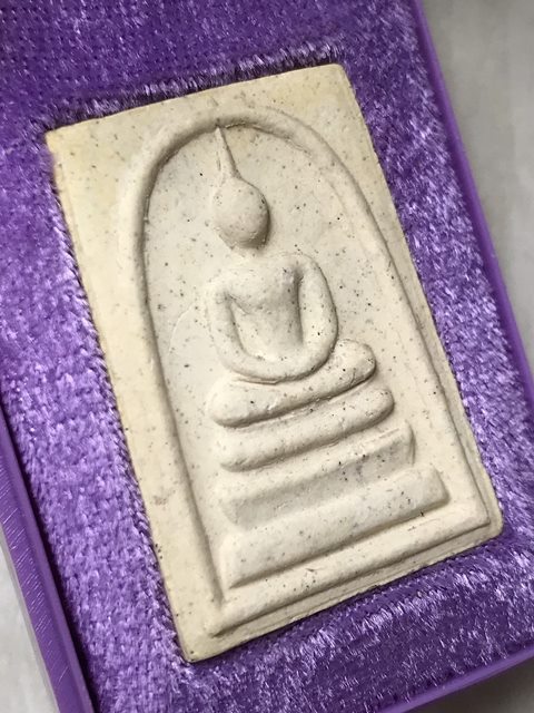 สมเด็จพิมพ์ใหญ่ เกศทะลุซุ้ม วัดระฆังโฆสิตาราม รุ่นเสาร์ห้า27มีนาคม2536 สวยพร้อมกล่องเดิม