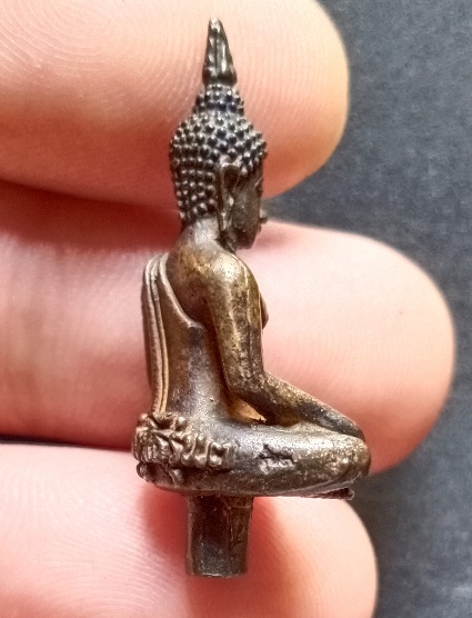 พระยอดธงหลวงพ่อคูณ รุ่น3 เคาะเดียว