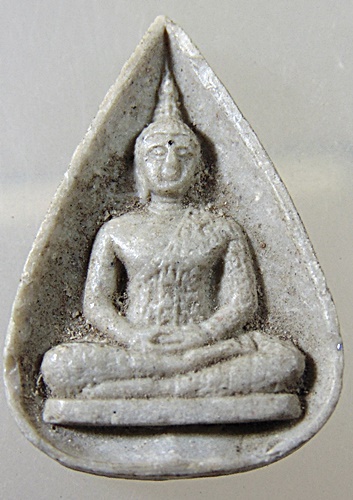 พระแก้วมรกต หลัง ภปร. เนื้อผง ปี2530 พระดี พิธีใหญ่ ประกอบพิธีพุทธาภิเษกพร้อมกับพิธีพระกริ่งปวเรศ ปี