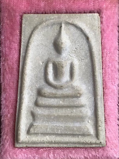 สมเด็จพุฒาจารย์ (โต พรหมรังสี) วัดใหม่อมตรส บางขุนพรหม กรุงเทพฯ เนื้อผงพิมพ์ใหญ่นิยม หูขีด ปี2539