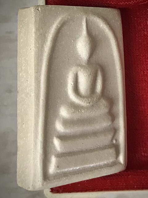 สมเด็จพุฒาจารย์ (โต พรหมรังสี) วัดใหม่อมตรส กรุงเทพฯ เนื้อผงพิมพ์ใหญ่พิเศษ(จัมโบ้)เกศขีด ปี2539