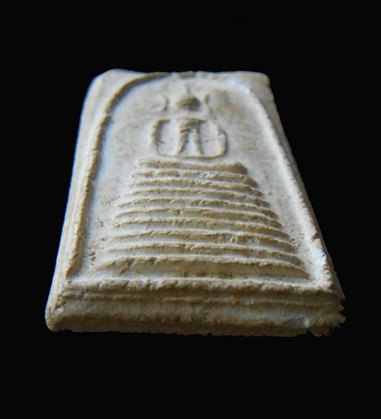 พระสมเด็จ ๙ ชั้น เนื้อผงกรุ แกร่ง หนึบ!!  พบน้อย พร้อมบัตรรับประกัน