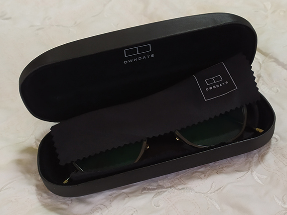ลดจัดหนัก แว่นสายตายาว owndays ของแท้ ราคา 4,490 บาท เอามาขายแค่นี้พอ