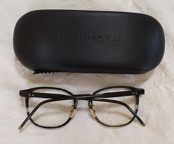 ลดจัดหนัก แว่นสายตายาว owndays ของแท้ ราคา 4,490 บาท เอามาขายแค่นี้พอ