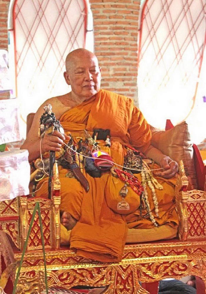 พระผงมวลสารรวม หลวงพ่อจำเนียร วัดถ้ำเสือ จ.กระบี่ ครบรอบ 60 ปี ปี39