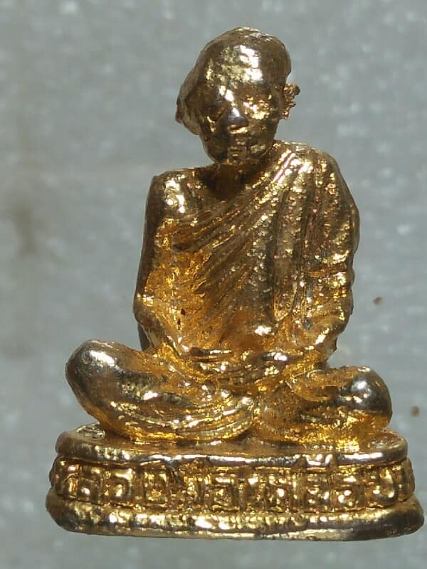 รูปหล่อรุ่น๑หลวงพ่อเคลือบ วัดบ่อพลับ นครสวรรค์ 