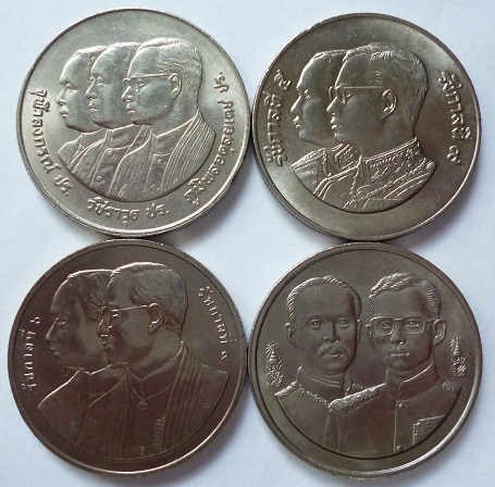 เคาะเดียว 300 บาท เหรียญในหลวง จำนวน 4 เหรียญ 