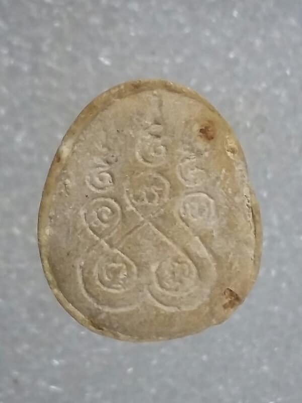 พระปิดตาหลังยันต์ห้า ไม่ทราบวัด 