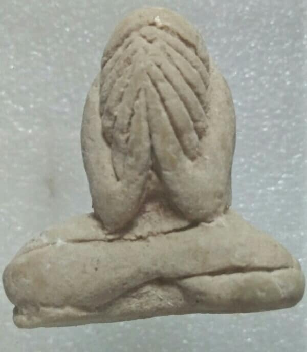 พระปิดตาเนื้อผง องค์ใหญ่ ไม่ทราบวัด