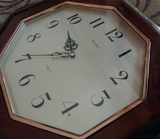 นาฬิกาแขวน SEIKO Japan 8 เหลี่ยม วินเทจ ของแท้ ตัวเรือนไม้เคลือบเงา เรือนบาง