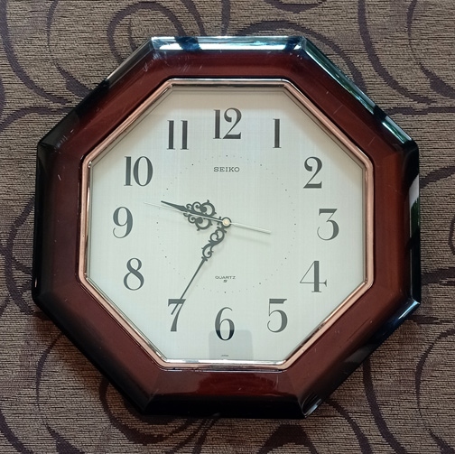นาฬิกาแขวน SEIKO Japan 8 เหลี่ยม วินเทจ ของแท้ ตัวเรือนไม้เคลือบเงา เรือนบาง