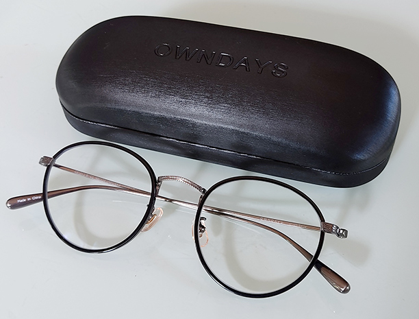 แว่นไททาเนียม owndays ของแท้ ใหม่เอี่ยม รุ่น Graph Belle ราคา 4,490 บาท เอามาขายถูกๆไปครับ