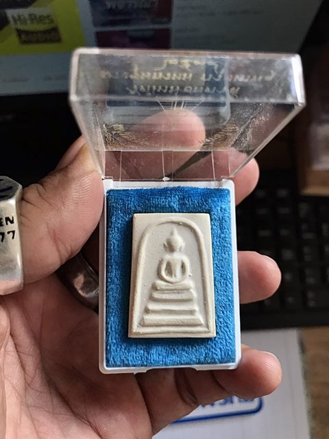 สมเด็จพุฒาจารย์(โต พรหมรังสี) วัดใหม่อมตรสบางขุนพรหม กรุงเทพฯเนื้อผงพิมพ์เกศบัวตูม ปี2539