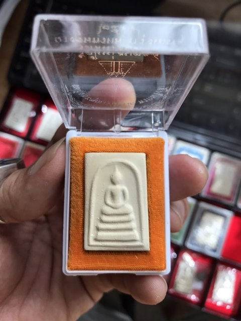 สมเด็จพุฒาจารย์(โต พรหมรังสี) วัดใหม่อมตรสบางขุนพรหม กรุงเทพฯเนื้อผงพิมพ์เจดีย์ ปี2539