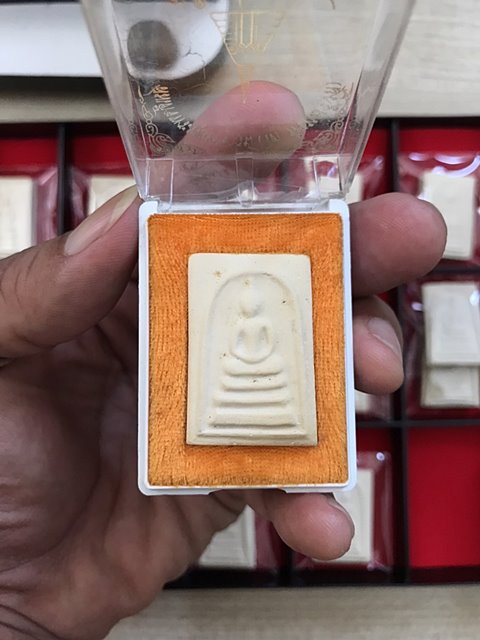 สมเด็จพุฒาจารย์(โต พรหมรังสี) วัดใหม่อมตรสบางขุนพรหม กรุงเทพฯเนื้อผงพิมพ์เจดีย์ ปี2539