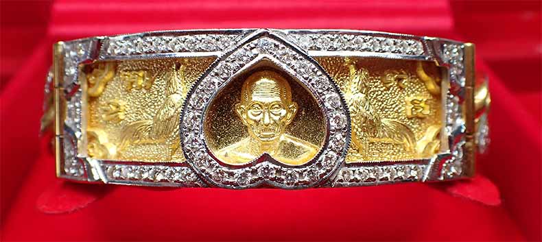 เลสทองคำแท้หลวงพ่อรวย รุ่นรวยพญาไก่ ฝังเพชรแท้ทั้งเส้นสวยระยับ+บัตรรับรองพระแท้*251