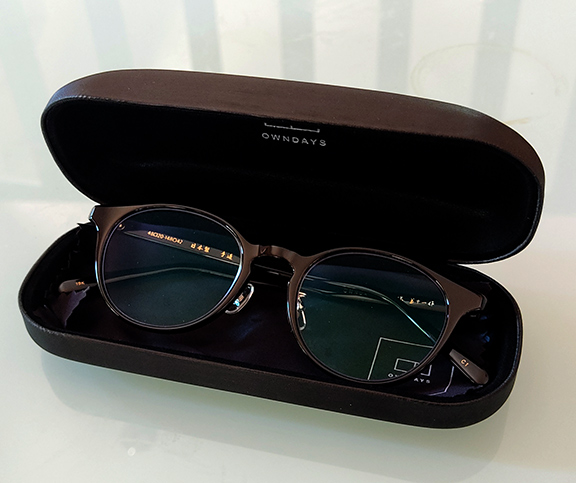 แว่นสายตายาว owndays ของแท้ ใหม่เอี่ยม ตัวหรู made in JAPAN ราคา 4,990 บาท รุ่นระดับบน สภาพสวย