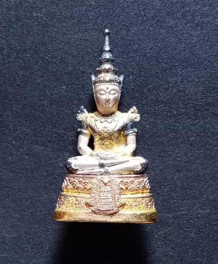 พระแก้วมรกต กรมสรรพสามิต เนื้อเงิน 3 กษัตริย์ เคาะเดียว