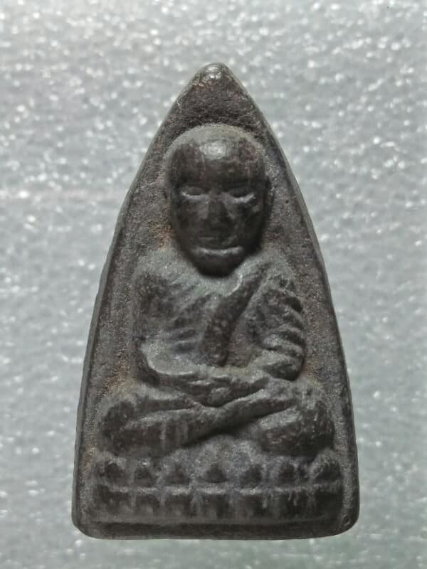 หลวงปู่ทวดหลังยันต์ วัดช้างให้ ปัตตานี เนื้อผง