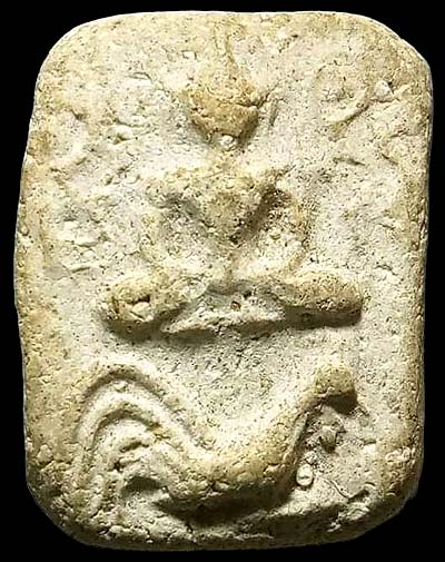 *พิมพ์ทรงไก่ ผงเมตตามหาเสน่ห์ หลวงพ่อสงวน ธัมมานันโท วัดไผ่พันมือ สุพรรณบุรี*