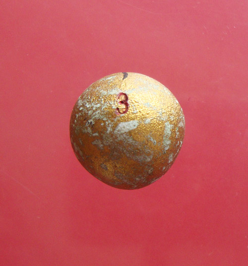 ลูกอมเมตตามหานิยม(ผสมผงพรายกุมาร เนื้อว่านดอกทอง)โค๊ต3 จารมือ ปี 2554 หลวงพ่อสาครวัดหนองกรับ