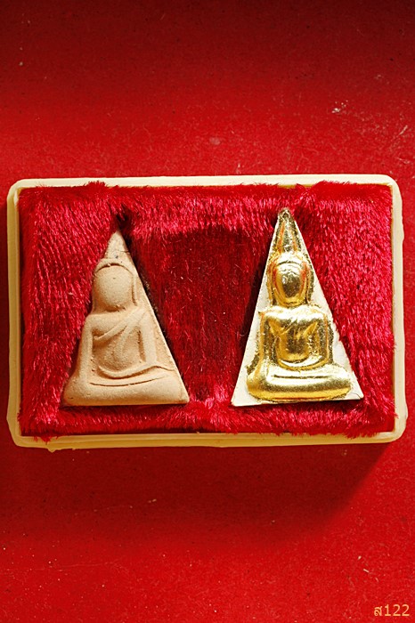 พระนางพญาเนื้อดิน หลวงปู่บุดดา ถาวโร รุ่นอายุ100ปี ...../181