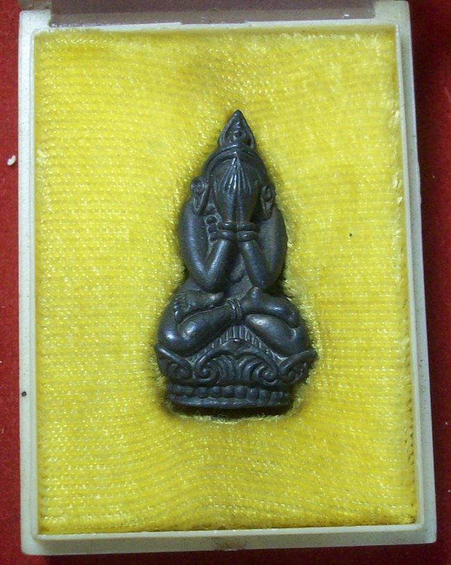 พระปิดตา หลวงพ่อเงิน วัดอินทรวิหาร ปี18