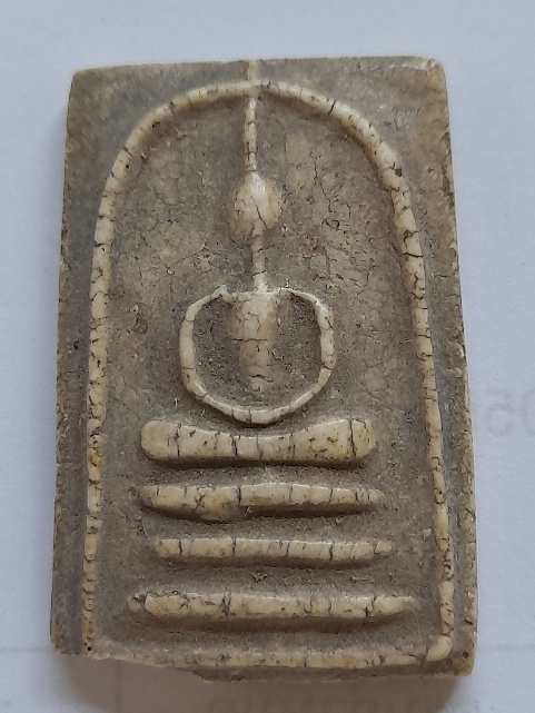 สมเด็จหลังตราแผ่นดินพิมพิ์เกศทะลุซุ้ม หลวงปู่นาค