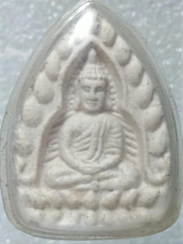 พระเนื้อผงรุ่นเจ้าสัว หลวงพ่อเกล็ด วัดตะลุ่ม สุพรรณบุรี