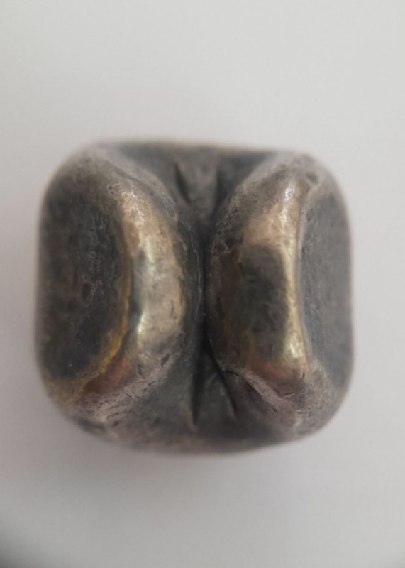 พดด้วง ตราจักรอุณาโลม รัชกาลที่ 1 ขนาด 1 บาท