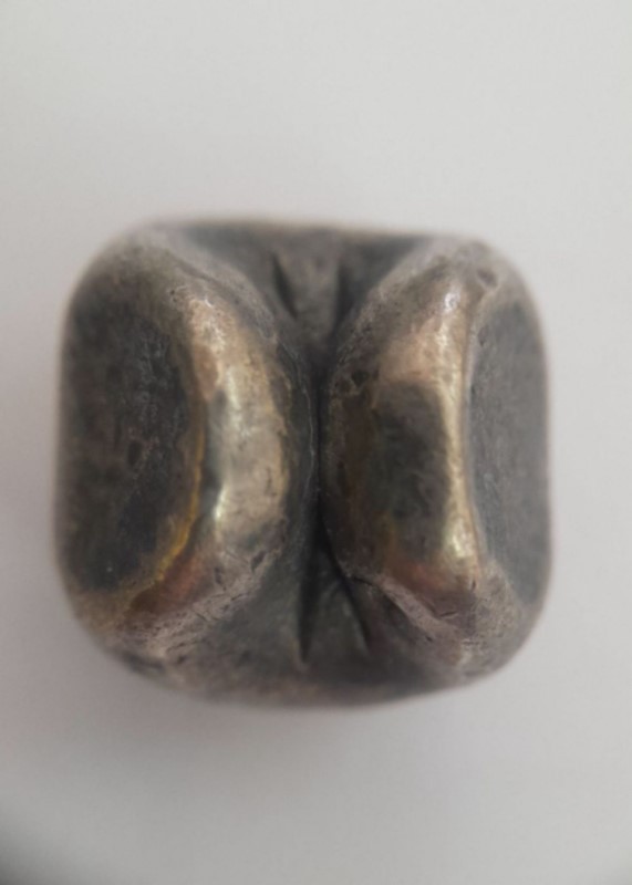 พดด้วง ตราจักรอุณาโลม รัชกาลที่ 1 ขนาด 1 บาท