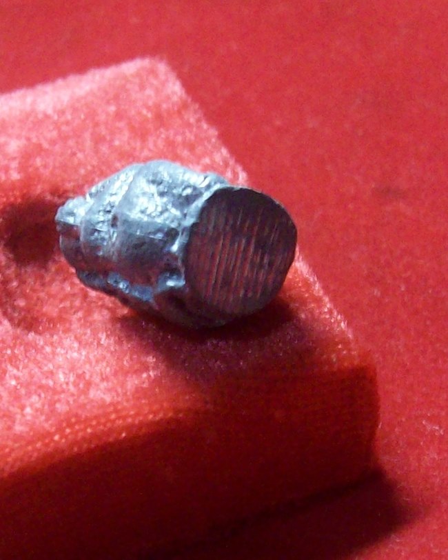 พระปิดตาตะกั่วอวนเจ้าสมุทรรุ่นแรก หลวงพ่อเกตุ วัดเกาะหลัก ประจวบคีรีขันธ์ จัดสร้างพ.ศ.2527