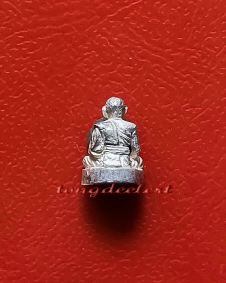 รูปหล่อจิ๋วหลวงพ่อเปิ่น วัดบางพระ จ.นครปฐม เนื้อเงิน ปี 2538 รุ่นอณูทิพย์ สวยมากค่ะ