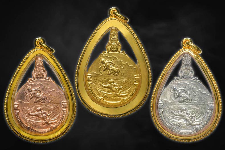 ชุดจักรพรรดิ์พระมหาชนกทองคำพิมพ์ใหญ่ฝังเพชรแท้+บัตรรับรองพระแท้/ใบเซอร์/อุปกรณ์ครบ*80