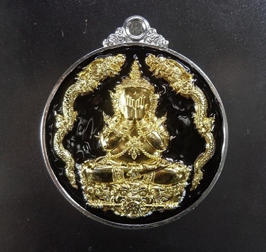 เหรียญพระปิดตามังกรคู่หลวงพ่อพัฒน์ วัดห้วยด้วน จ.นครสวรรค์ เนื้อกะไหล่เงินลายาสีทอง ปี ๒๕๖๕ สวยครับ