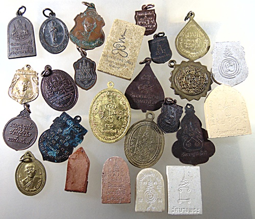 ๒๕ เหรียญรวมหลายคณาจารย์สายนครปฐม เฉลี่ยองค์ละ ๕ บาท เคาะเดียวครับ (36)