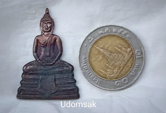 เหรียญปั๊มตัดชิดหลวงพ่อพุทธโสธร หลวงพ่อพุธ ฐานิโยอธิษฐานจิตปี 2533 เนื้อทองแดง ผิวหิ้ง