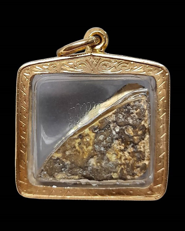 พระสมเด็จบางขุนพรหม กรุใหม่ พิมพ์อกครุฑ (ชิ้นส่วน)