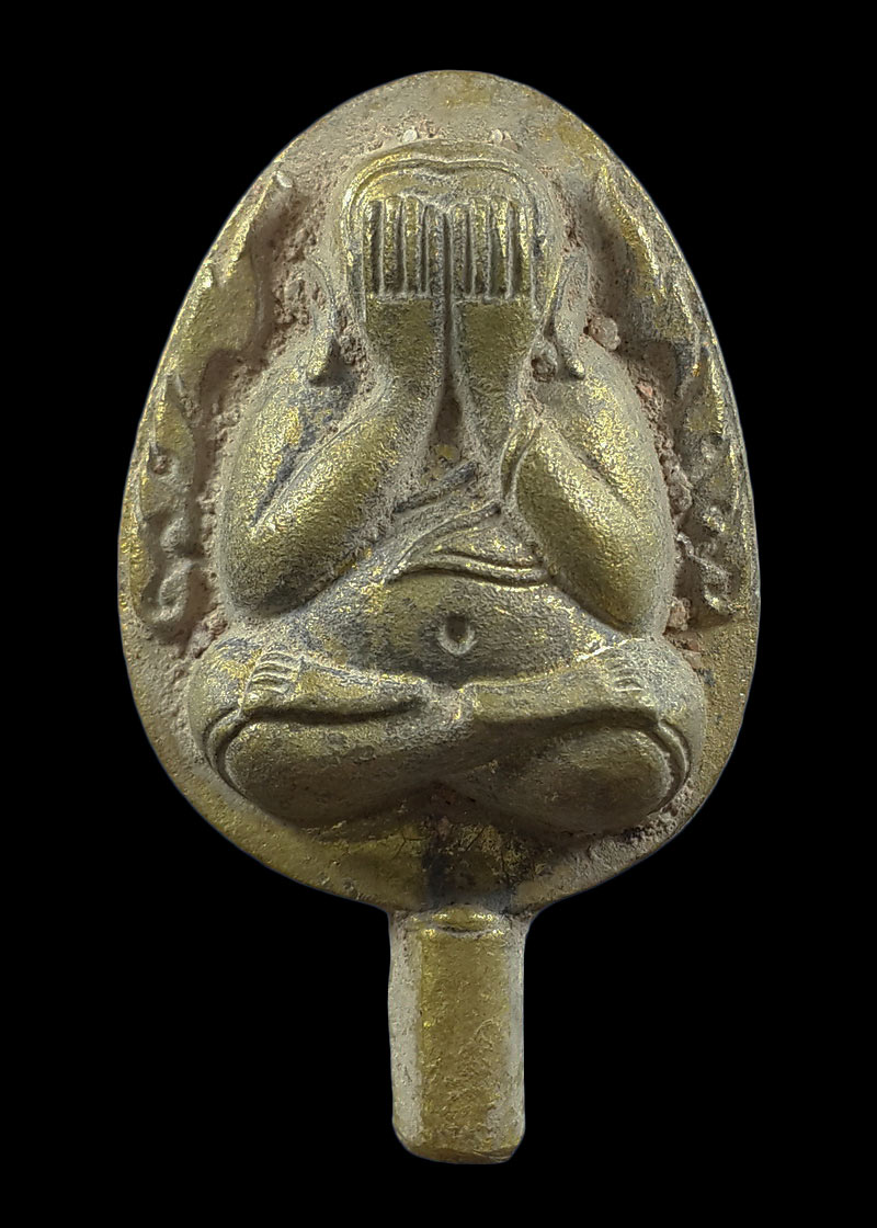 พระปิดตาหล่อ หลวงพ่อรวย วัดมาบตาพุด จ.ระยอง รุ่นรวยเงินทอง เนื้อทองผสมเทดินไทย ก้านเดือย