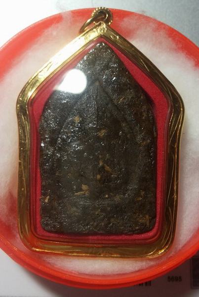 ขุนแผนปะฉะดะ 1 องค์ครู รุ่นแรกลองพิมพ์โบราณ ปัดทอง ด้านหลังเป็นรูปหยดน้ำ หายาก(พร้อมเหลี่ยมทอง)