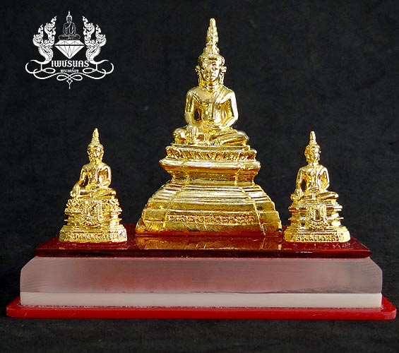  พระใสตั้งหน้ารถ พร้อมพระสุก พระเสริม
