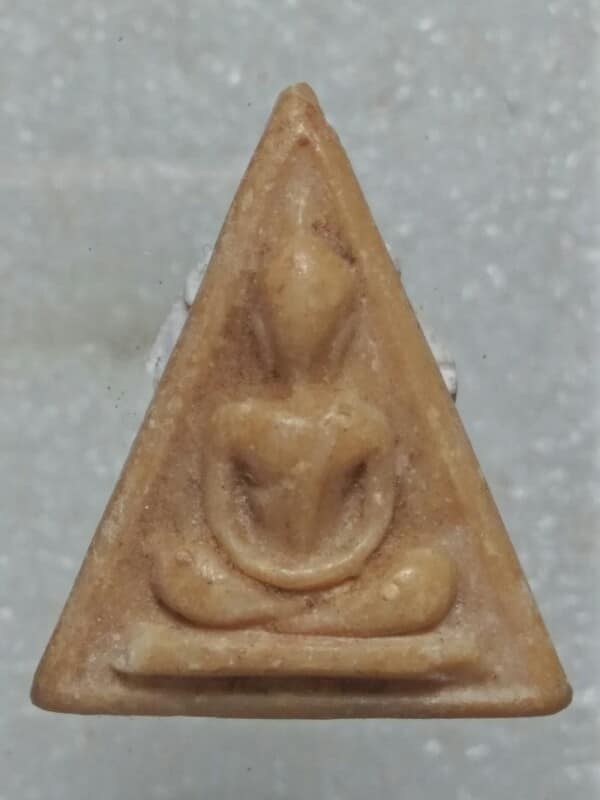 พระผงน้ำมันวัดบางกุ้ง สุพรรณบุรี